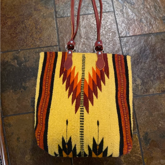 Handmade artisan-crafted Aztec Western print yellow and orange woven wool purse - Picture 5 of 10